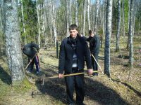 Уборка воинского захоронения в д Эстино 3